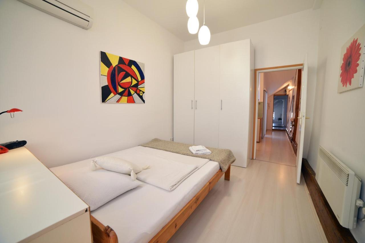 Studio Apartment White Zagreb Bagian luar foto