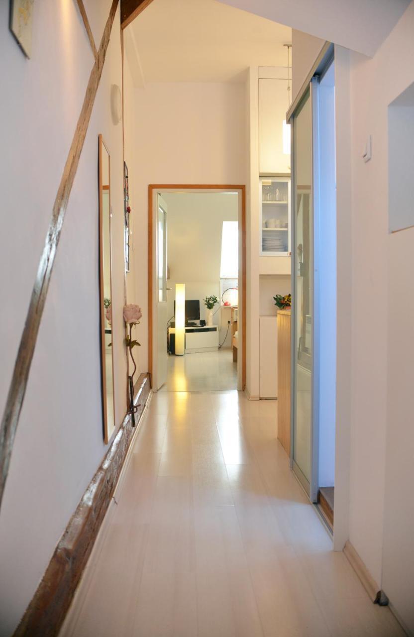Studio Apartment White Zagreb Bagian luar foto