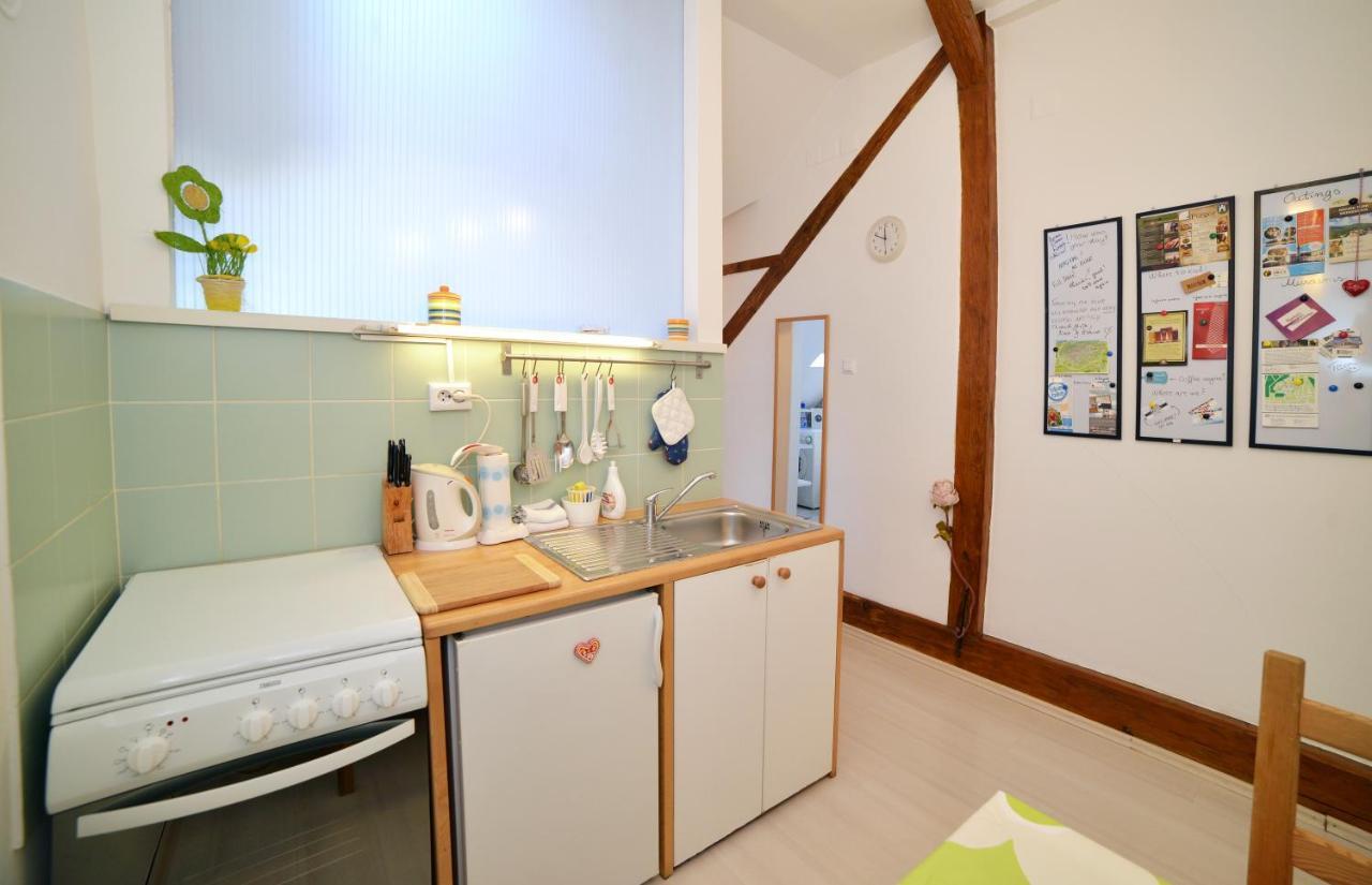 Studio Apartment White Zagreb Bagian luar foto